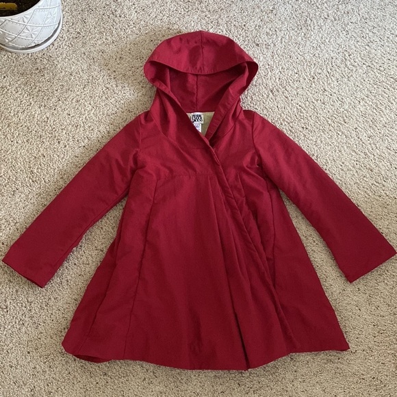 Evening Mist Raincoat in Crimson S - Picture 5 of 16
